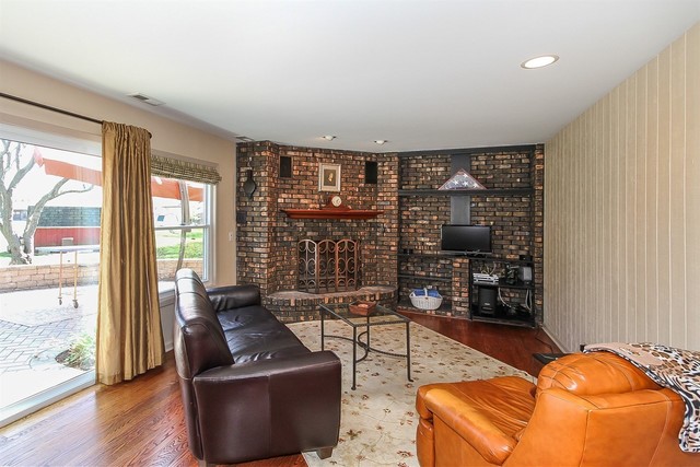 683 Coral Ave, Bartlett, IL 60103 photo 9