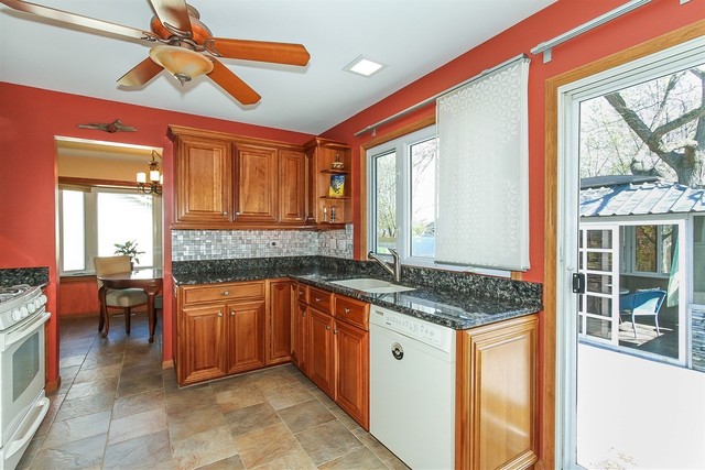 683 Coral Ave, Bartlett, IL 60103 photo 14