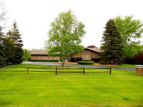 5 N670 Rochefort Ln, Wayne, IL 60184 photo 1
