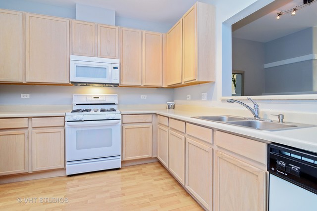 1706 Sienna Ct, Wheeling, IL 60090 photo 5