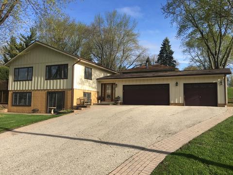 3717 Hillcrest Pl, Johnsburg, IL 60051 photo 1