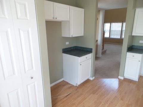 1400 Collins Dr, Cary, IL 60013 photo 5