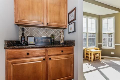 874 Forest Glen Ct, Bartlett, IL 60103 photo 10