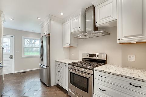 760 Ash Rd, Hoffman Estates, IL 60169 photo 13