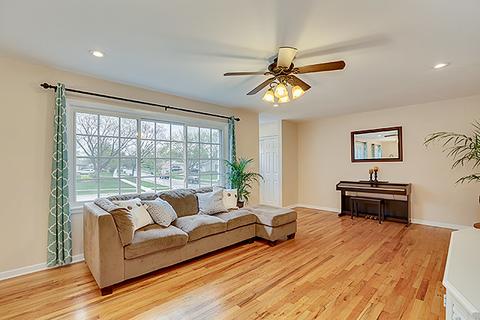 760 Ash Rd, Hoffman Estates, IL 60169 photo 5