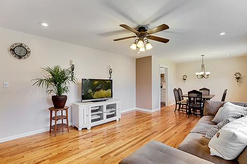 760 Ash Rd, Hoffman Estates, IL 60169 photo 4