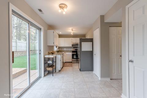 2458 Sunlight Ct, Aurora, IL 60502 photo 5