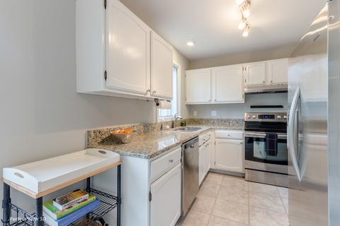 2458 Sunlight Ct, Aurora, IL 60502 photo 6