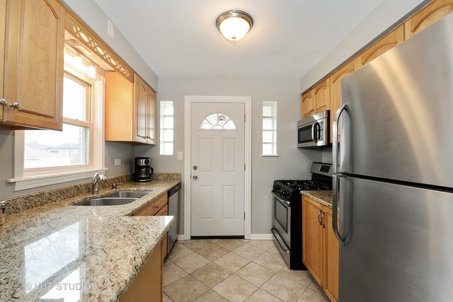 3901 W 66th Pl, Chicago, IL 60629 photo 4