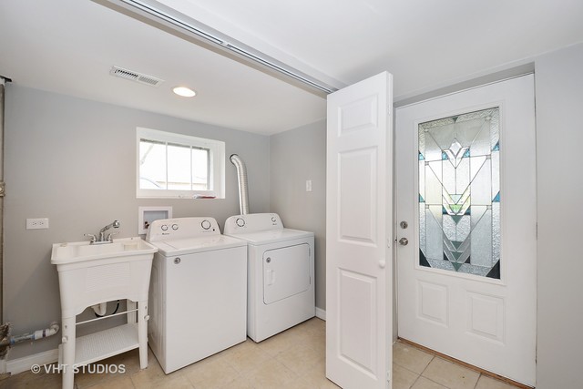 3901 W 66th Pl, Chicago, IL 60629 photo 17