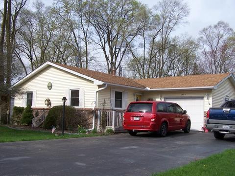 1505 Beach Rd, Mchenry, IL 60050 photo 1