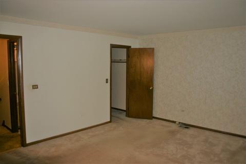 946 W Edward St, Wheeling, IL 60090 photo 13