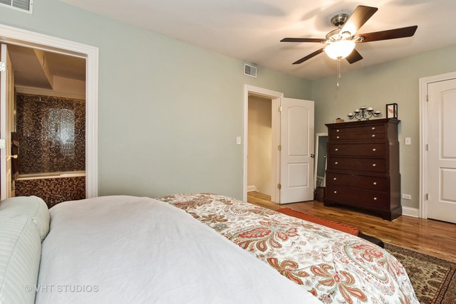 3938 N Ridgeway Ave, Chicago, IL 60618 photo 12