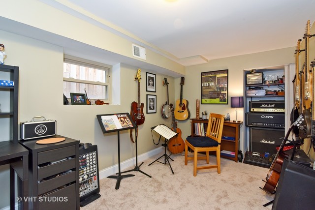 3938 N Ridgeway Ave, Chicago, IL 60618 photo 18