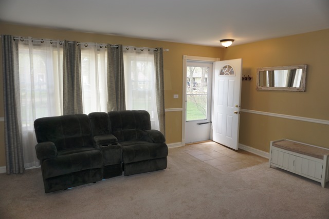 603 Crest St, Wheaton, IL 60187 photo 2