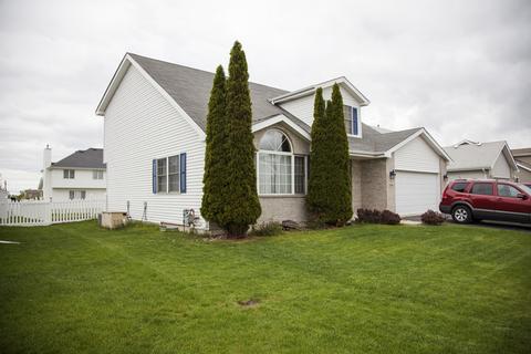 1586 Fox Hound Trl, Beecher, IL 60401 photo 2