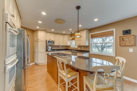 749 W Appletree Ln, Bartlett, IL 60103 photo 2