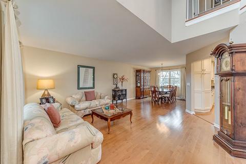 749 W Appletree Ln, Bartlett, IL 60103 photo 15