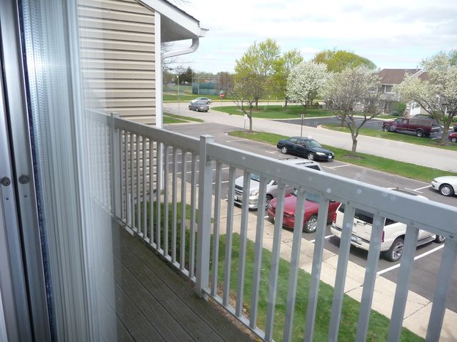 643 Harbor Ter E, Bartlett, IL 60103 photo 14