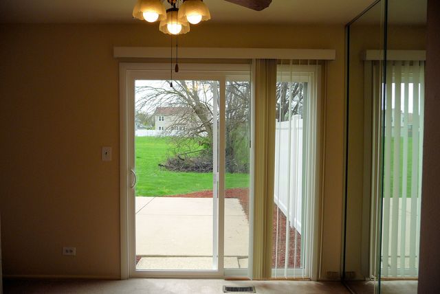 643 Harbor Ter E, Bartlett, IL 60103 photo 9