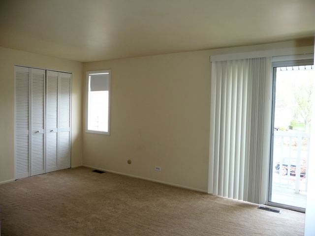 643 Harbor Ter E, Bartlett, IL 60103 photo 11