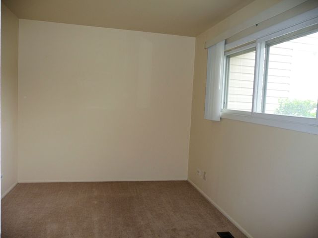 643 Harbor Ter E, Bartlett, IL 60103 photo 8