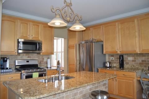 2140 Broadsmore Dr, Algonquin, IL 60102 photo 3