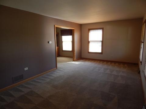 718 Maple St, Marengo, IL 60152 photo 2