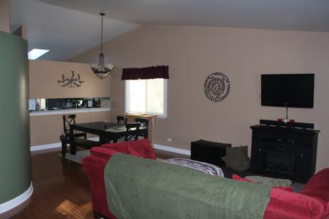 1353 Burns Dr, Elgin, IL 60120 photo 5