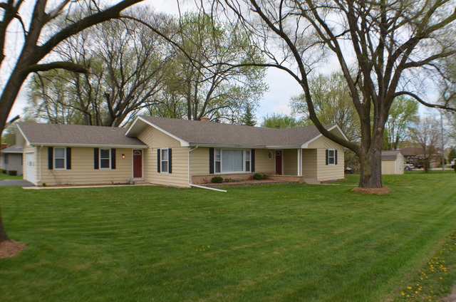1990 Stephen St, Aurora, IL 60502 photo 2