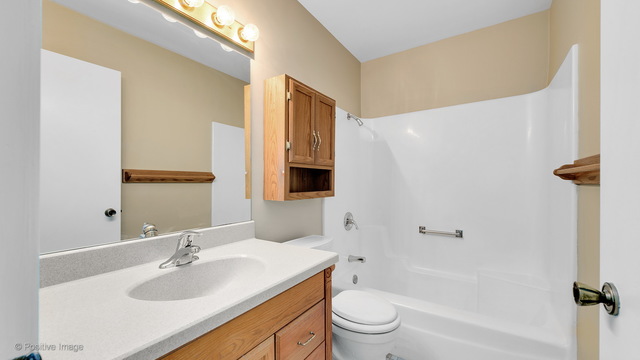 433 Quarry Dr, Bolingbrook, IL 60490 photo 14