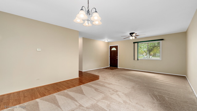 433 Quarry Dr, Bolingbrook, IL 60490 photo 2