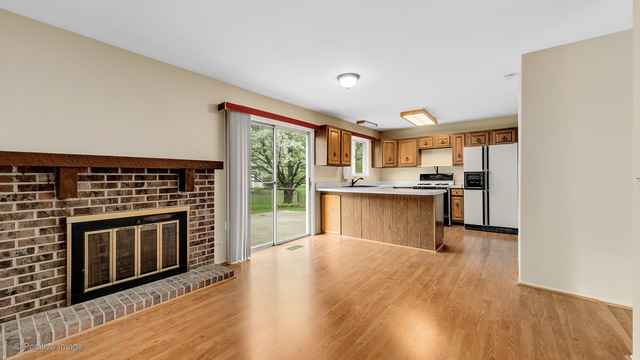 433 Quarry Dr, Bolingbrook, IL 60490 photo 8