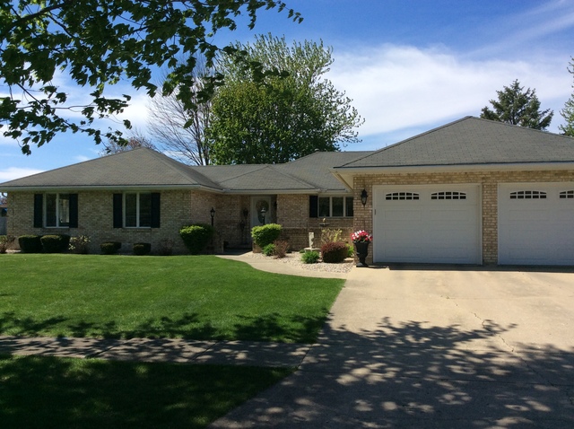 203 Carriage Dr, Morris, IL 60450 photo 1