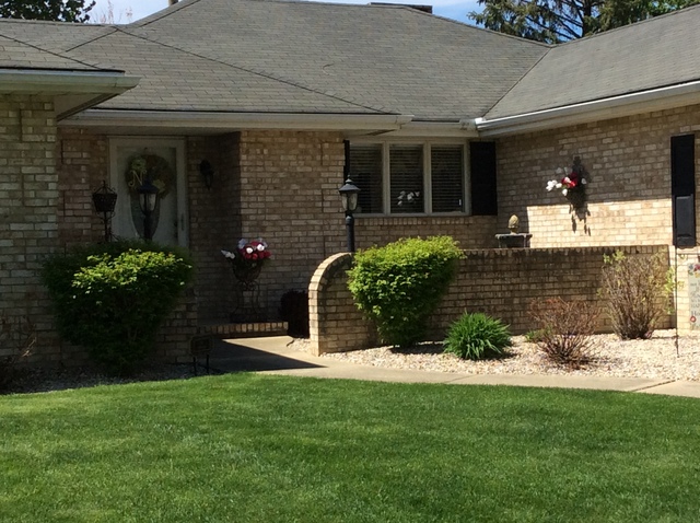 203 Carriage Dr, Morris, IL 60450 photo 3