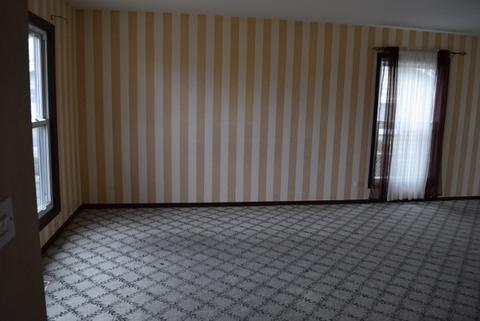 1955 Crescent Ln, Hoffman Estates, IL 60169 photo 3