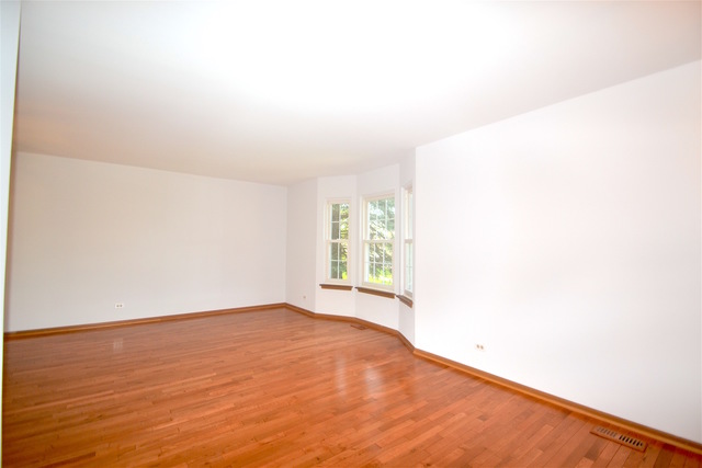 922 Paddock Dr, Carol Stream, IL 60188 photo 4