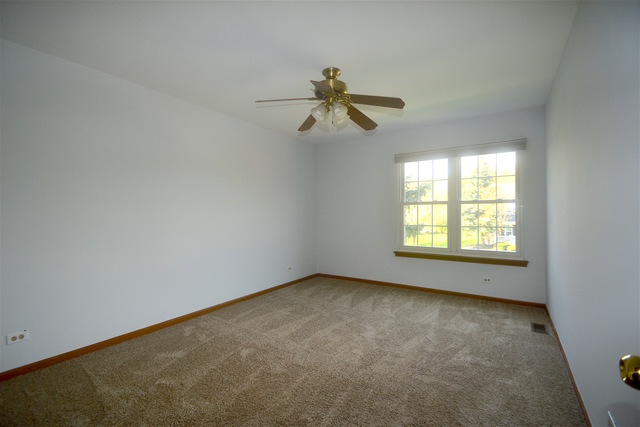 922 Paddock Dr, Carol Stream, IL 60188 photo 15