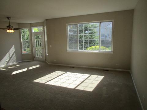 24 Kelsey Ct, Algonquin, IL 60102 photo 2