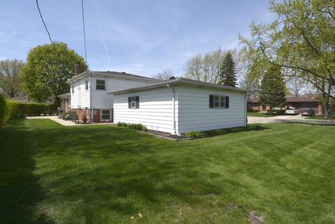 2001 W Estates Dr, Mount Prospect, IL 60056 photo 3
