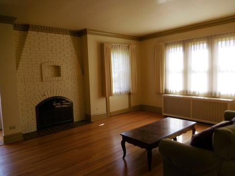 150 Ardmore Rd, Des Plaines, IL 60016 photo 3