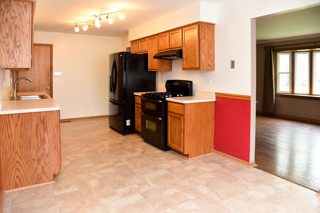 2501 Joe Adler Dr, Plainfield, IL 60586 photo 4