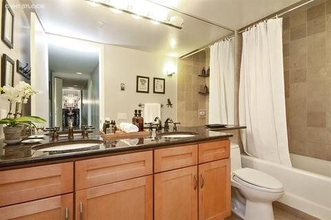400 E Ohio St #2002, Chicago, IL 60611 photo 10