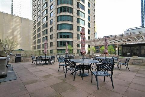 400 E Ohio St #2002, Chicago, IL 60611 photo 12