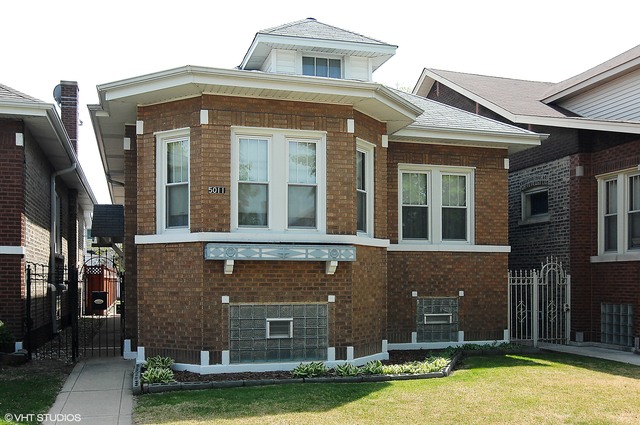 5011 W Wrightwood Ave, Chicago, IL 60639 photo 1
