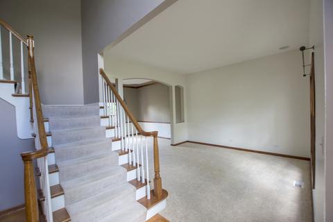 2045 Clementi Ln, Aurora, IL 60503 photo 4