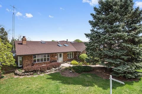 590 E 4th St, Lockport, IL 60441 photo 2