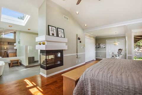 590 E 4th St, Lockport, IL 60441 photo 9