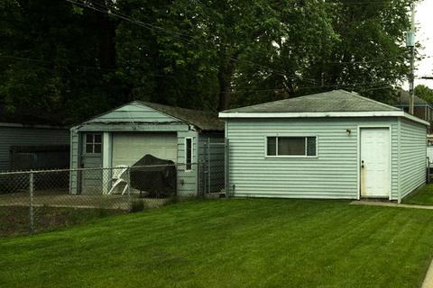 8620 S Champlain Ave, Chicago, IL 60619 photo 12