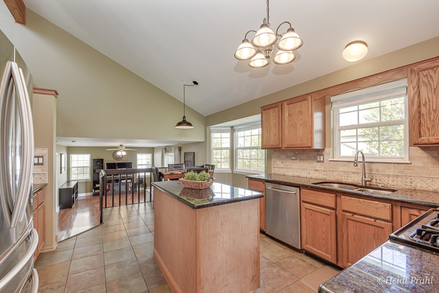 166 Forestview Ct, Aurora, IL 60502 photo 7